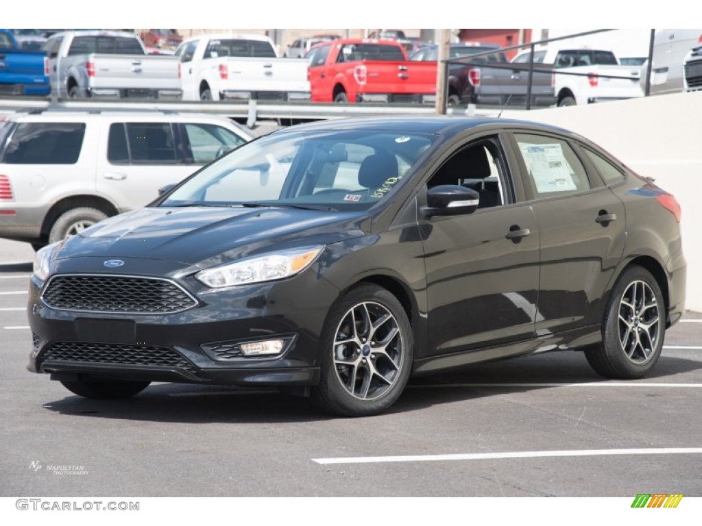 2015 Focus SE Sedan - Tuxedo Black Metallic / Charcoal Black photo #1