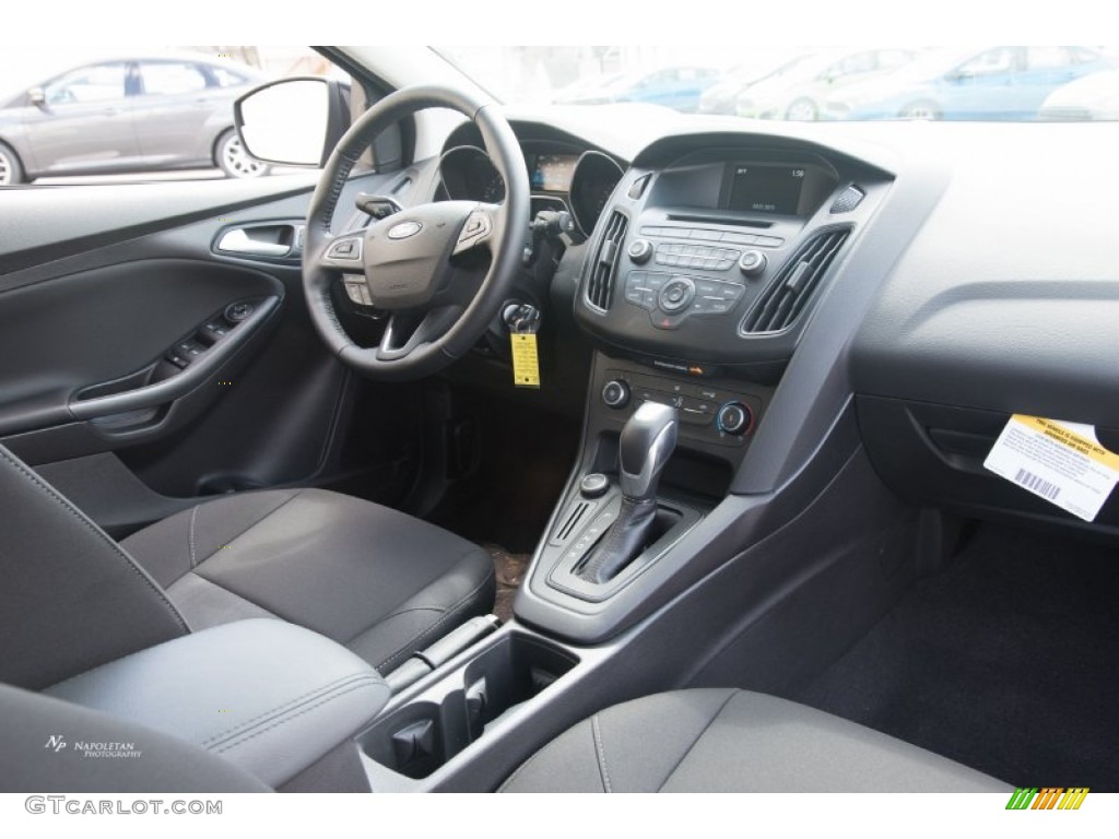 2015 Focus SE Sedan - Tuxedo Black Metallic / Charcoal Black photo #7