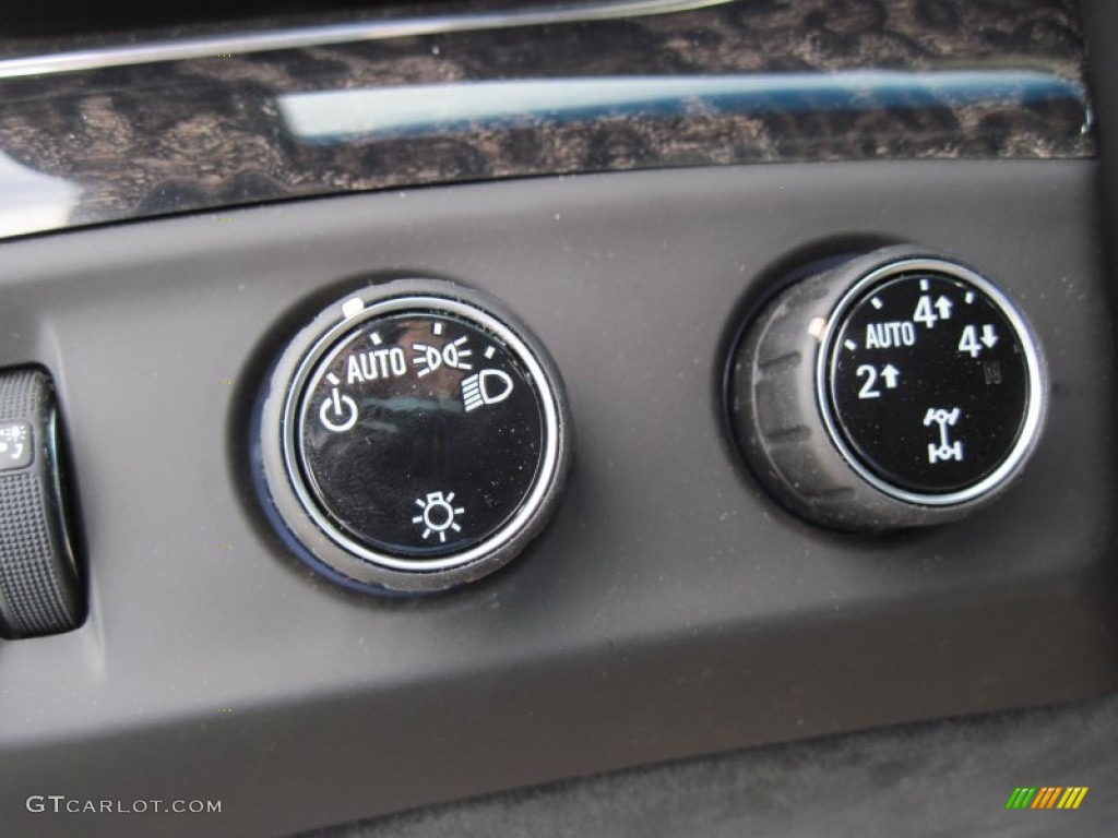 2015 Cadillac Escalade Platinum 4WD Controls Photos