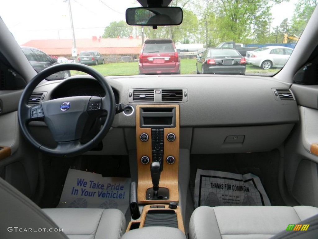 Umbra Brown/Quartz Beige Interior 2008 Volvo S40 2.4i Photo #103068018
