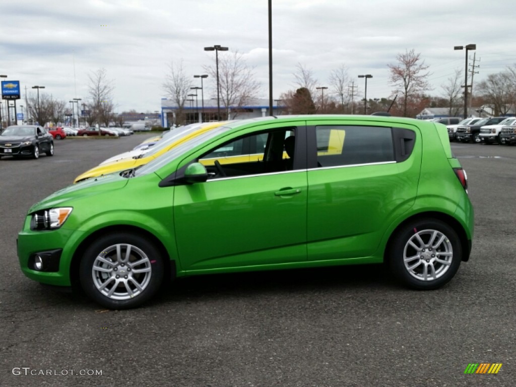 Dragon Green Metallic 2015 Chevrolet Sonic LT Hatchback Exterior Photo #103068876