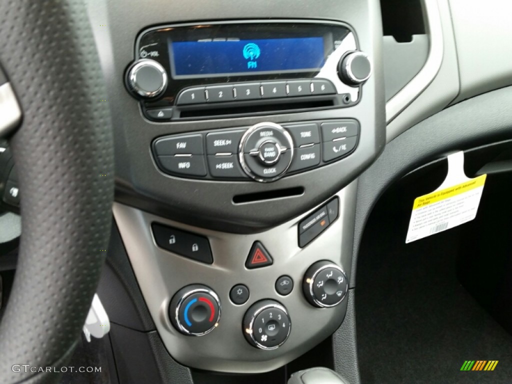 2015 Chevrolet Sonic LT Hatchback Controls Photo #103069128