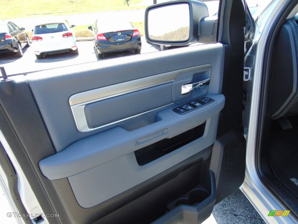 2014 1500 SLT Crew Cab 4x4 - Bright Silver Metallic / Black/Diesel Gray photo #14