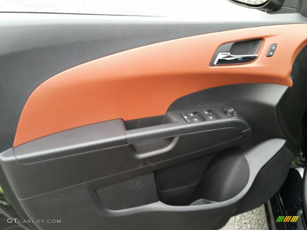 2015 Chevrolet Sonic LT Hatchback Door Panel Photos