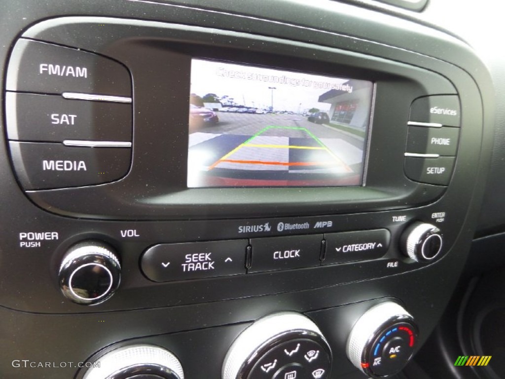 2015 Kia Soul + Controls Photo #103078189