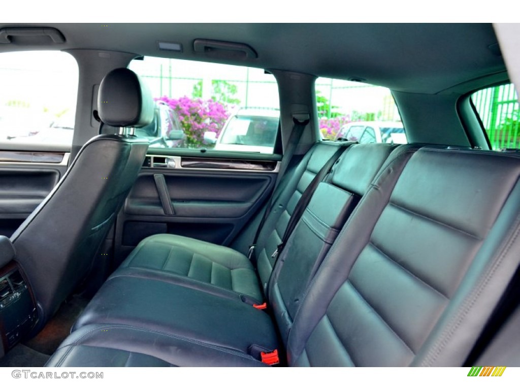 2005 Volkswagen Touareg V8 Rear Seat Photo #103078908