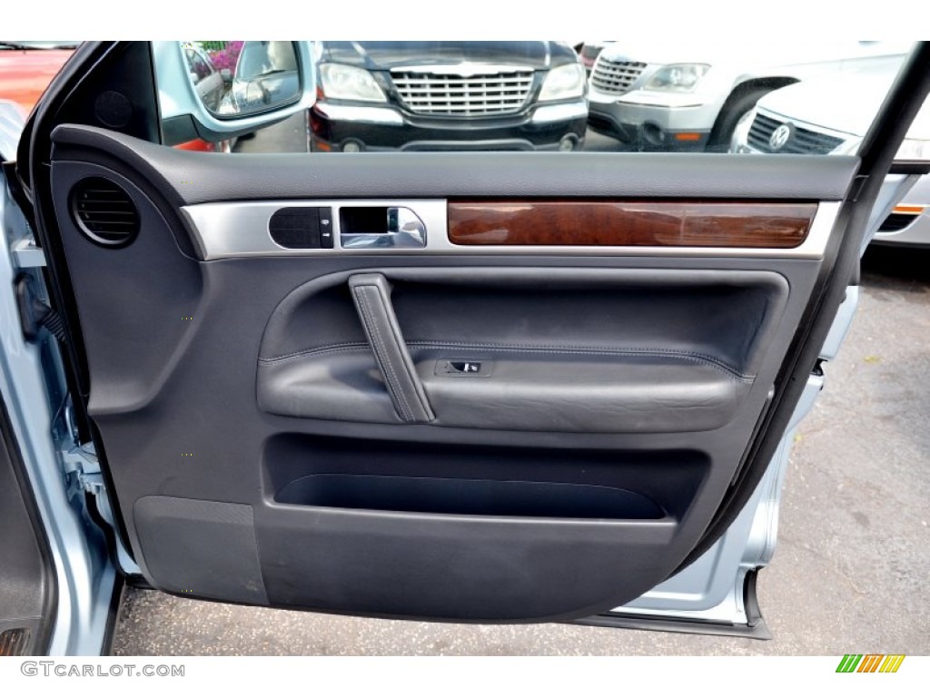 2005 Volkswagen Touareg V8 Anthracite Door Panel Photo #103078942