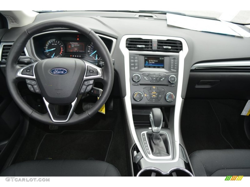 2015 Fusion SE - Deep Impact Blue Metallic / Charcoal Black photo #9