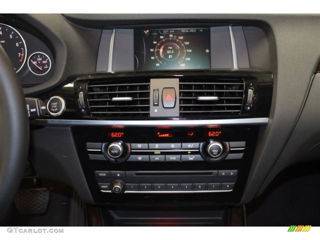 2015 BMW X3 sDrive28i Controls Photo #103080234
