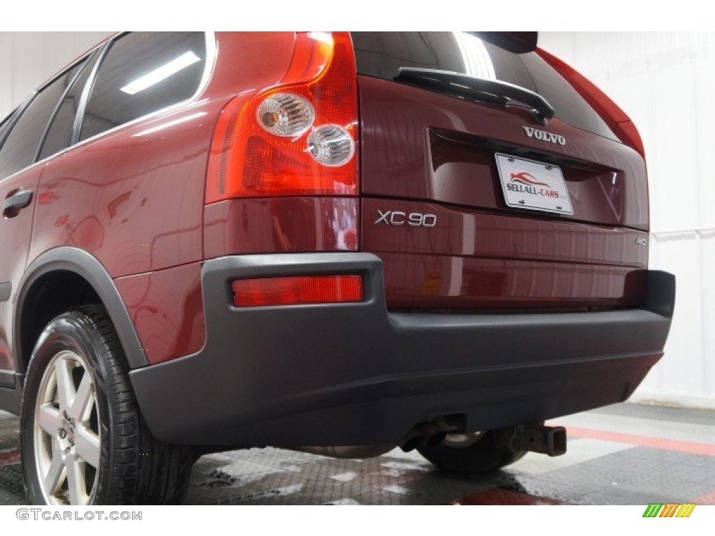 2005 XC90 2.5T AWD - Ruby Red Metallic / Graphite photo #48