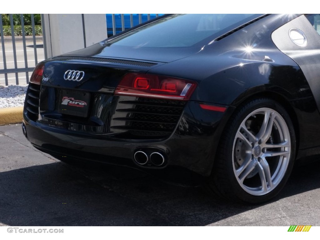 2011 R8 4.2 FSI quattro - Phantom Black Pearl Effect / Black Fine Nappa Leather photo #8