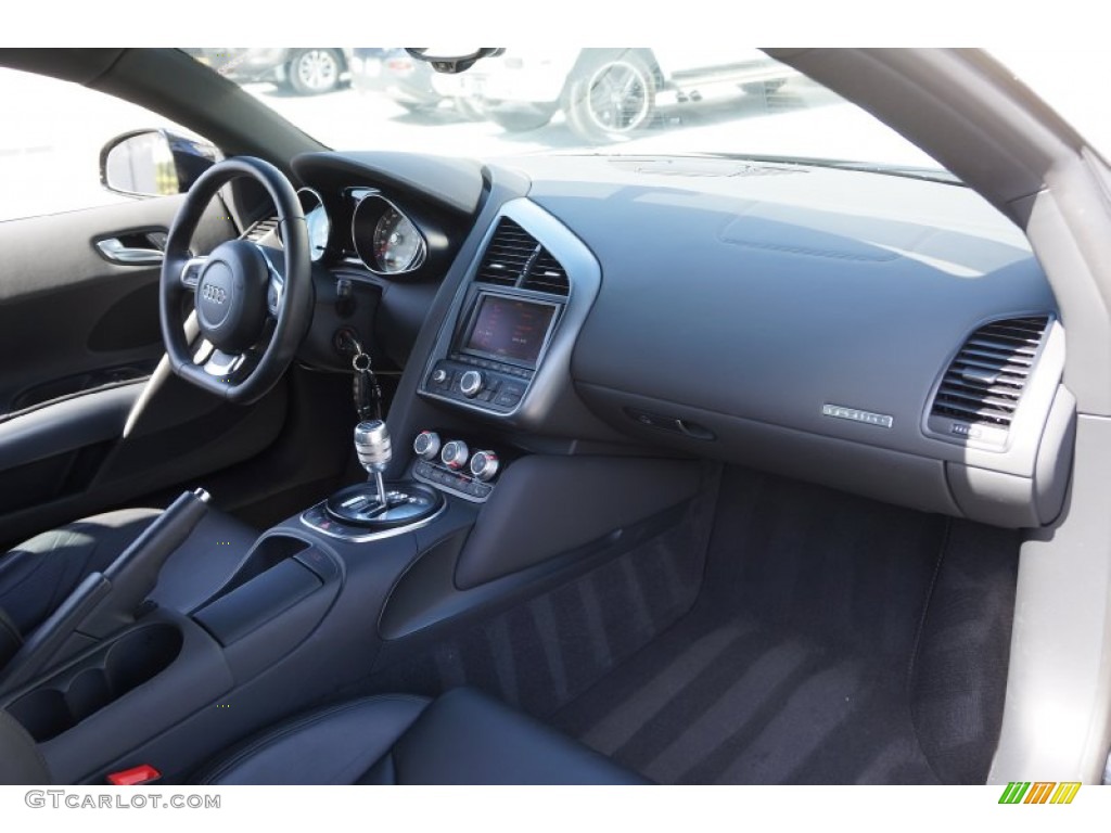2011 R8 4.2 FSI quattro - Phantom Black Pearl Effect / Black Fine Nappa Leather photo #27