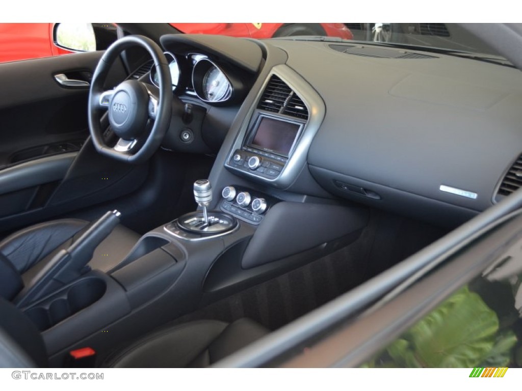 2011 R8 4.2 FSI quattro - Phantom Black Pearl Effect / Black Fine Nappa Leather photo #48