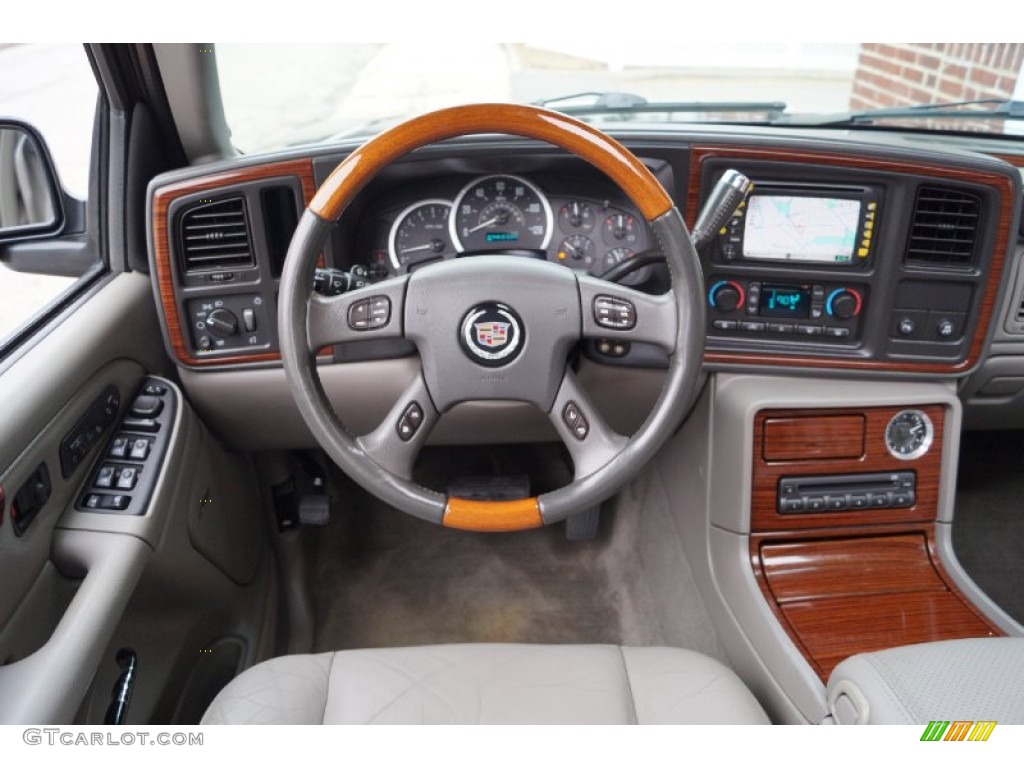 2004 Escalade AWD - Blue Chip / Pewter Gray photo #45