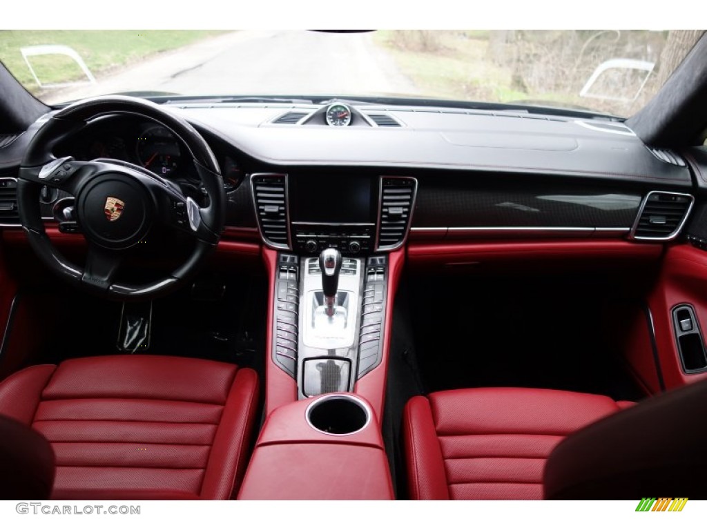 2014 Porsche Panamera Turbo Black/Carrera Red Dashboard Photo #103090295
