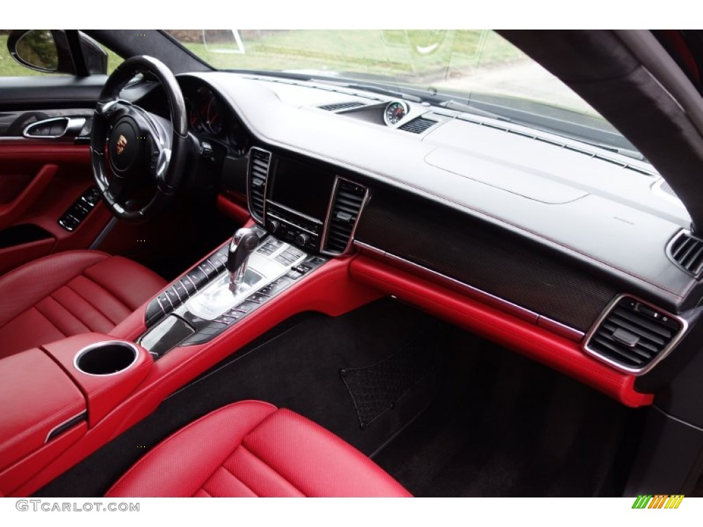 2014 Porsche Panamera Turbo Black/Carrera Red Dashboard Photo #103090349