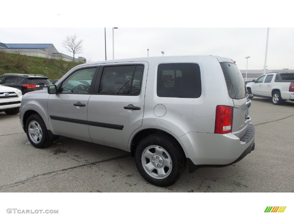 2015 Pilot LX 4WD - Alabaster Silver Metallic / Gray photo #4