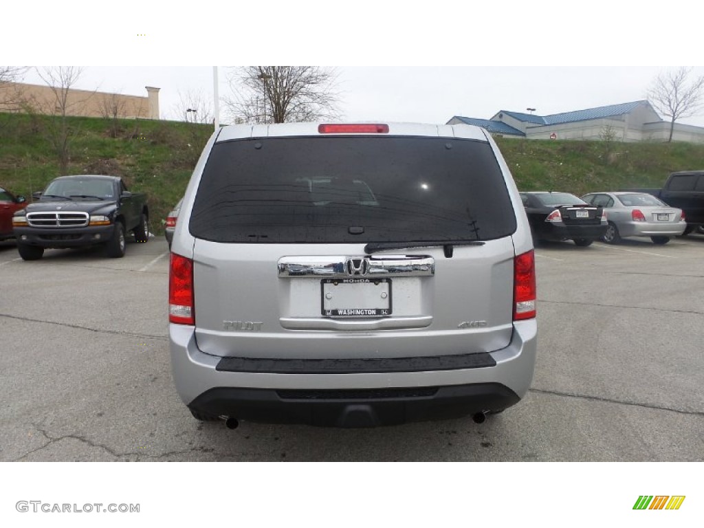 2015 Pilot LX 4WD - Alabaster Silver Metallic / Gray photo #5