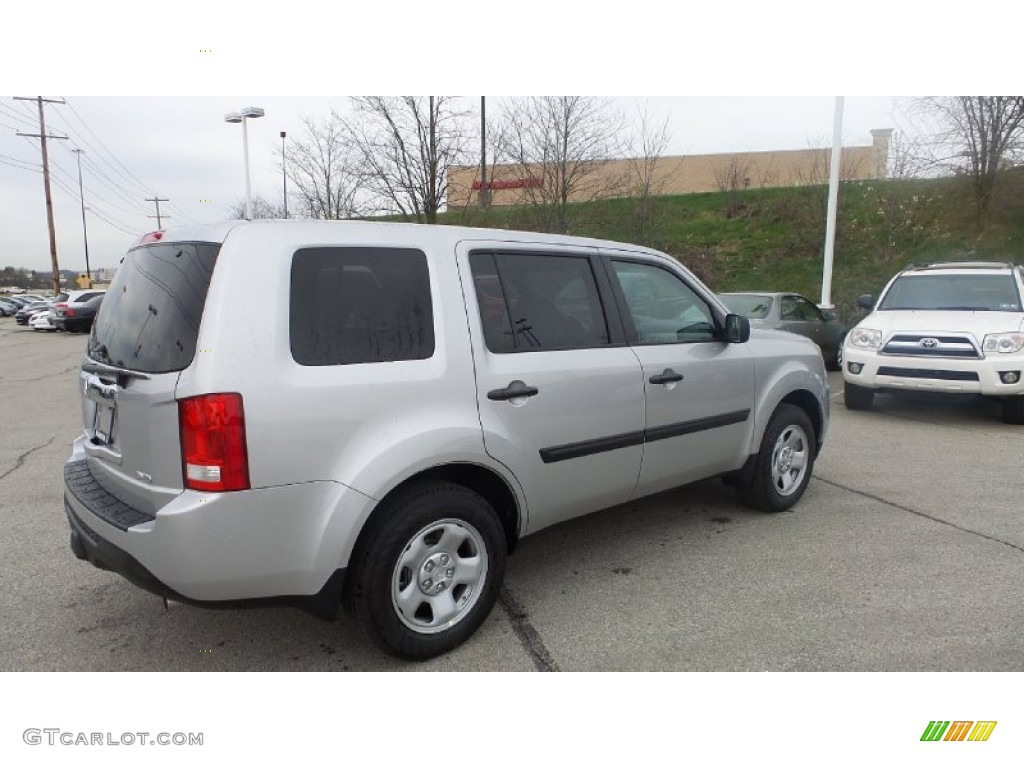 2015 Pilot LX 4WD - Alabaster Silver Metallic / Gray photo #6