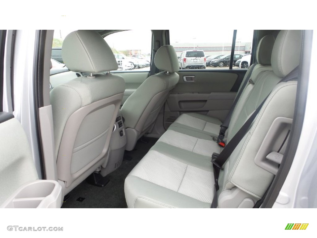 2015 Pilot LX 4WD - Alabaster Silver Metallic / Gray photo #11