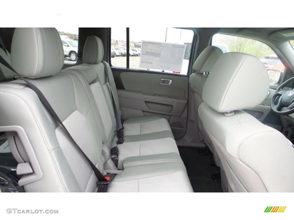 2015 Pilot LX 4WD - Alabaster Silver Metallic / Gray photo #16