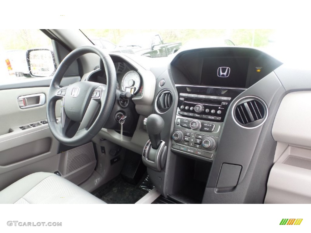 2015 Pilot LX 4WD - Alabaster Silver Metallic / Gray photo #19