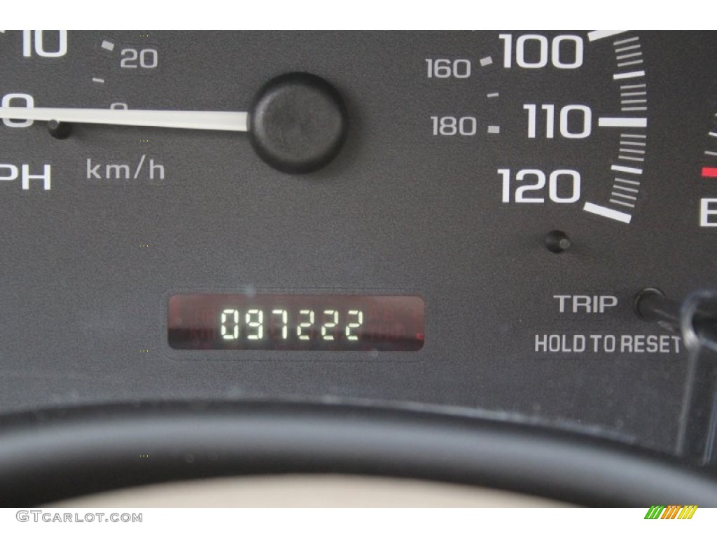 2002 Malibu LS Sedan - Medium Bronzemist Metallic / Neutral photo #24