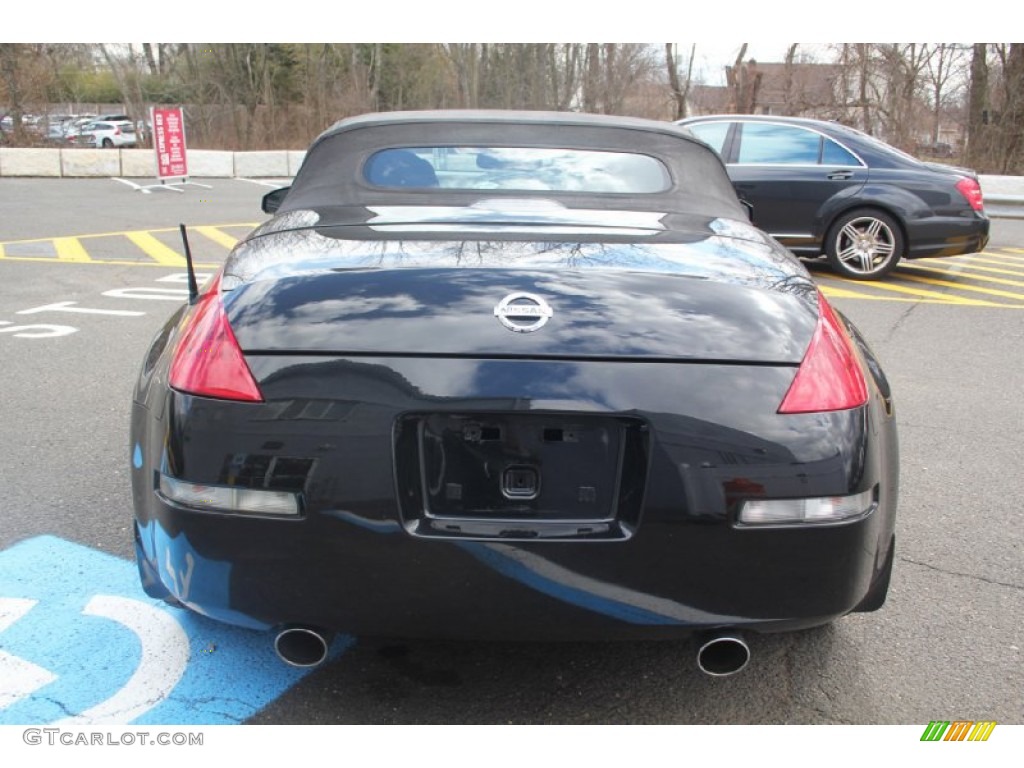 2007 350Z Touring Roadster - Magnetic Black Pearl / Charcoal photo #9