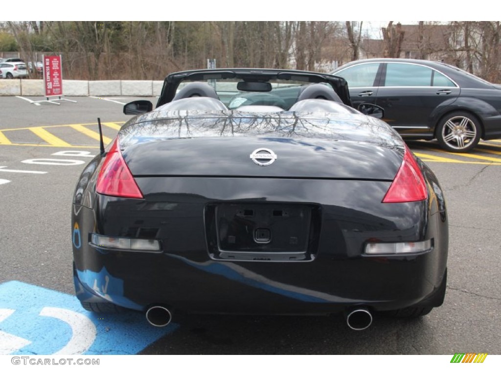 2007 350Z Touring Roadster - Magnetic Black Pearl / Charcoal photo #14