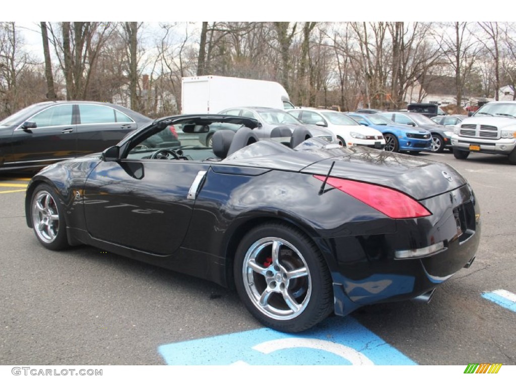 2007 350Z Touring Roadster - Magnetic Black Pearl / Charcoal photo #15