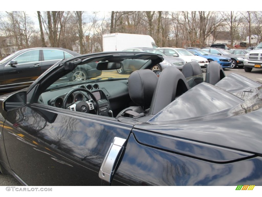 2007 350Z Touring Roadster - Magnetic Black Pearl / Charcoal photo #17