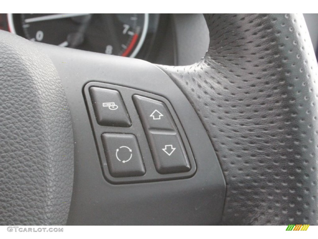 2013 BMW X1 xDrive 35i Controls Photos