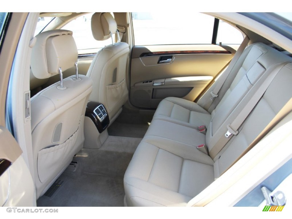 2013 Mercedes-Benz S 550 4Matic Sedan Rear Seat Photo #103111175