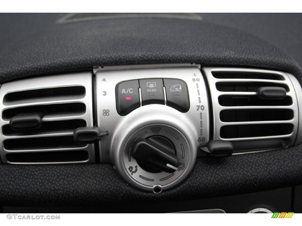 2012 fortwo passion coupe - Deep Black / Black Leather photo #18