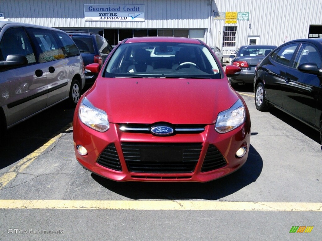 2012 Focus SEL 5-Door - Red Candy Metallic / Arctic White Leather photo #2