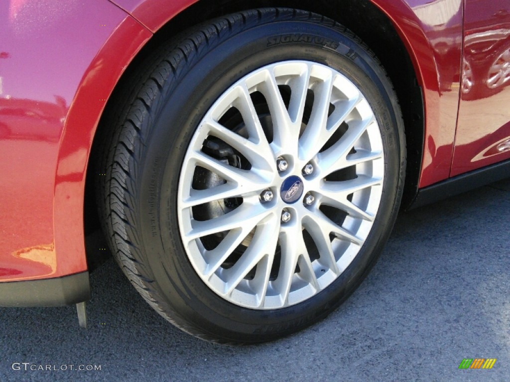 2012 Focus SEL 5-Door - Red Candy Metallic / Arctic White Leather photo #6