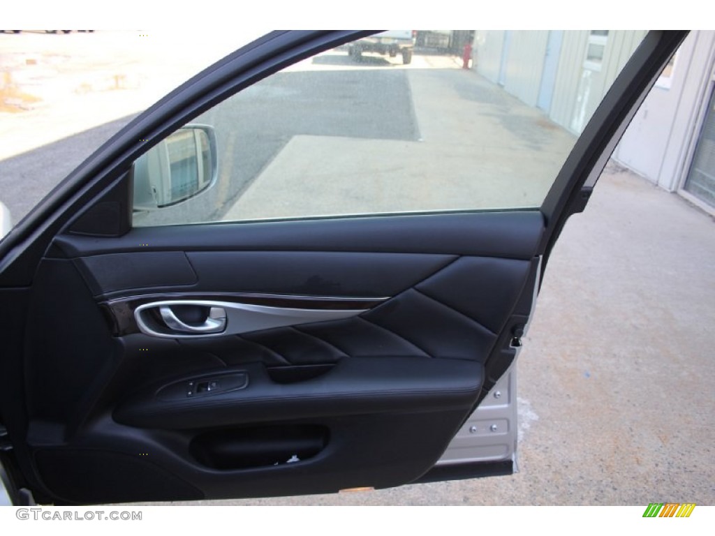 2014 Q70 3.7 AWD - Liquid Platinum / Graphite photo #16