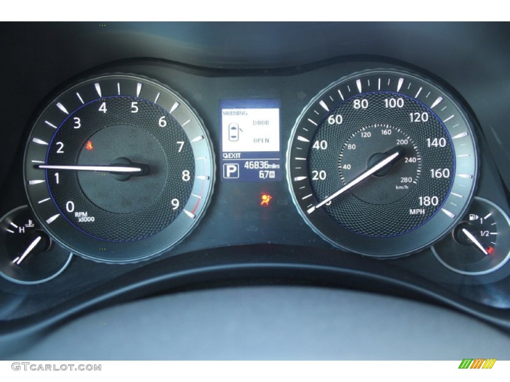 2014 Q70 3.7 AWD - Liquid Platinum / Graphite photo #22