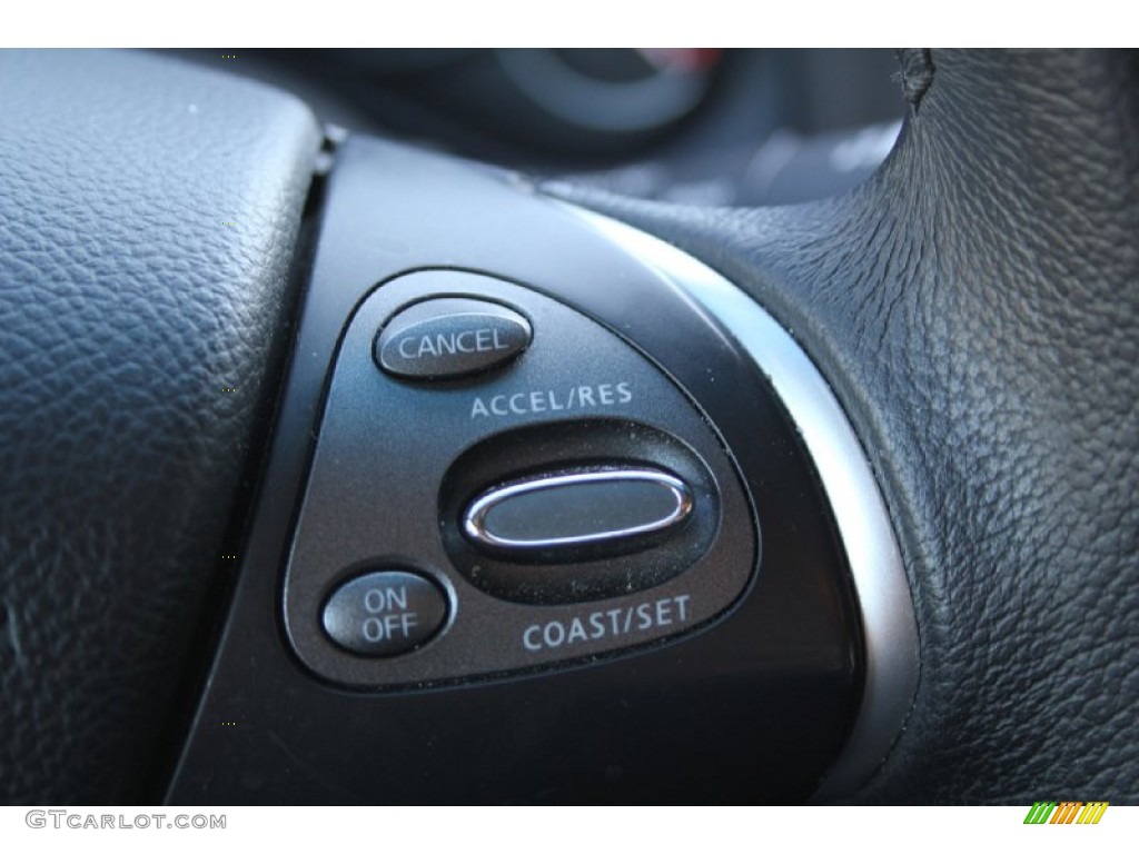 2014 Q70 3.7 AWD - Liquid Platinum / Graphite photo #31