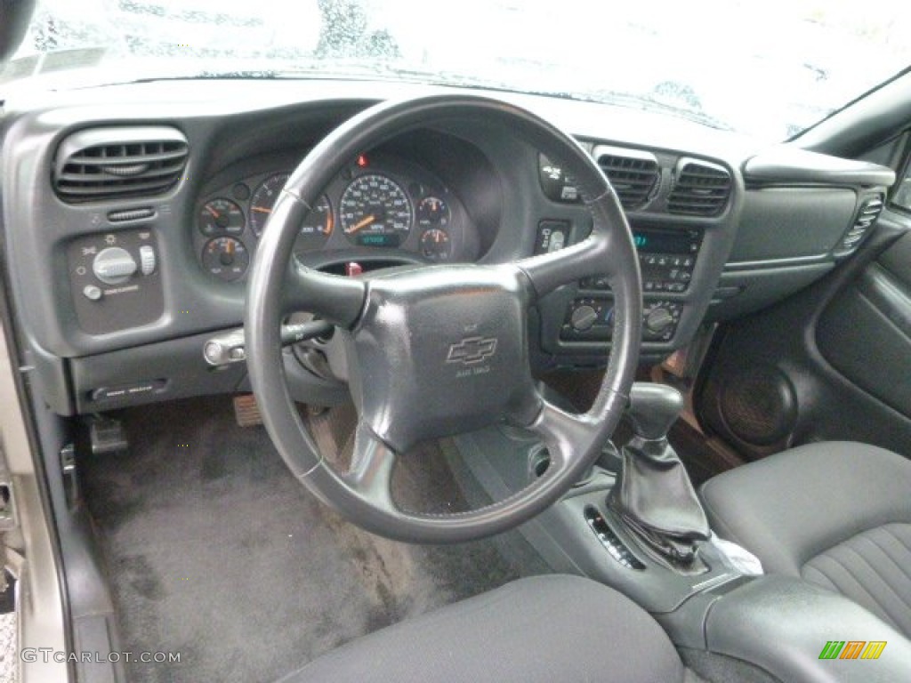 2004 Blazer LS 4x4 - Light Pewter Metallic / Graphite Gray photo #10