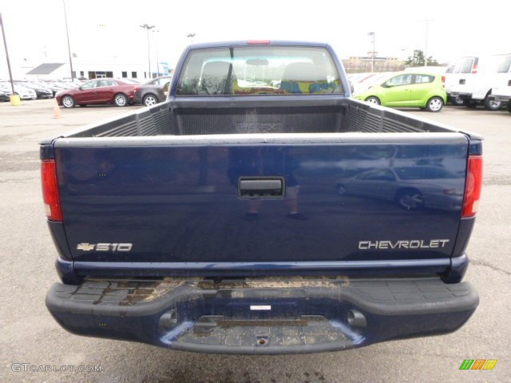 2003 S10 LS Regular Cab - Indigo Blue Metallic / Graphite photo #3