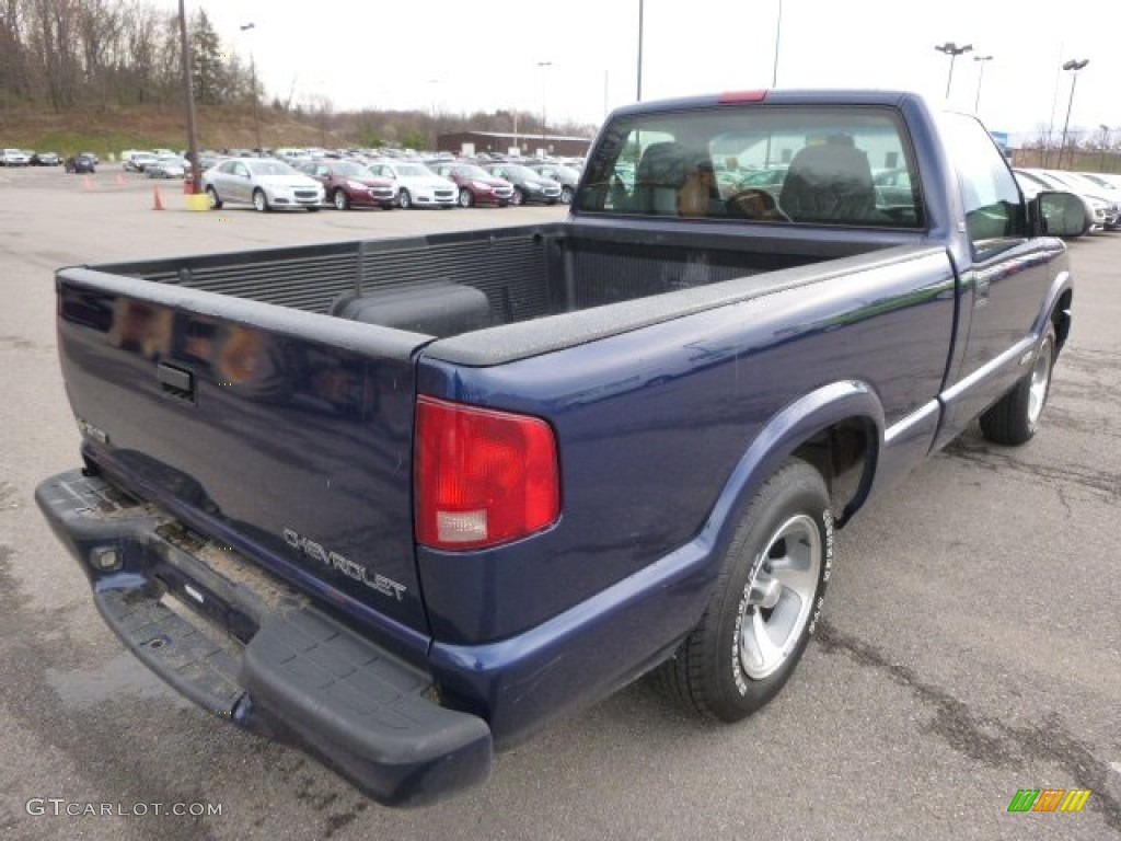 2003 S10 LS Regular Cab - Indigo Blue Metallic / Graphite photo #4