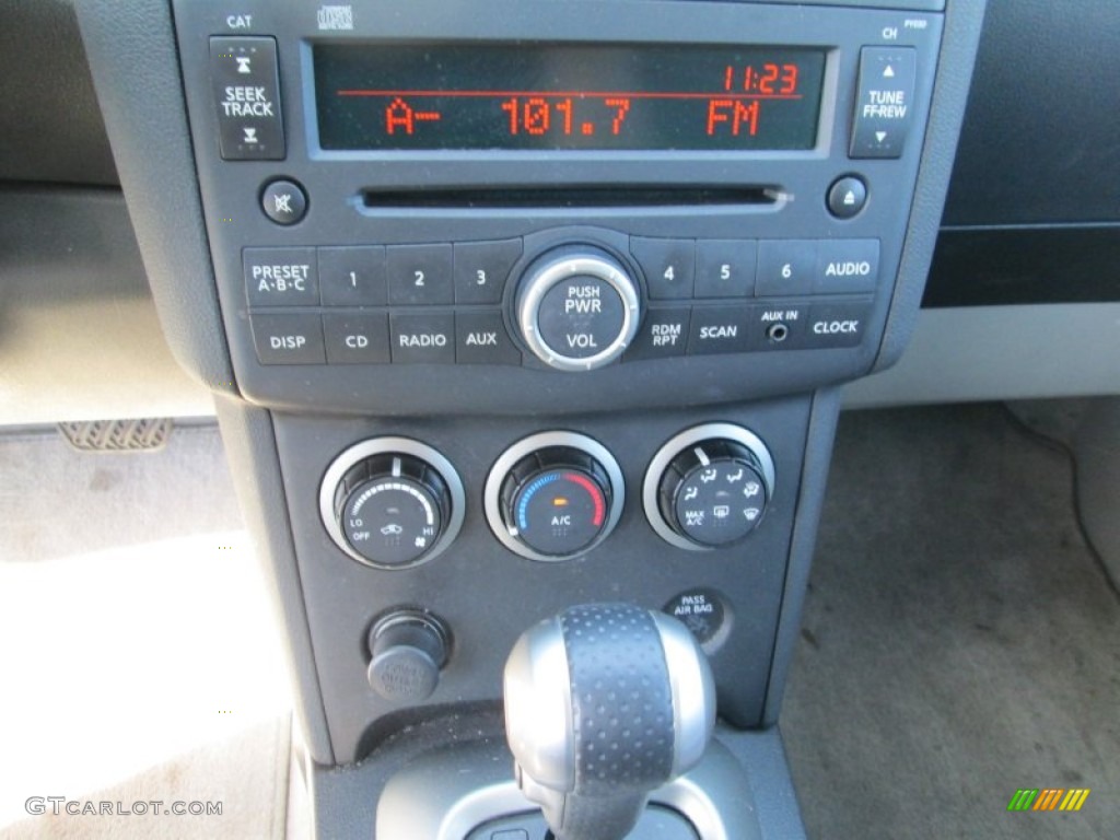 2009 Rogue S AWD - Venom Red / Gray photo #24
