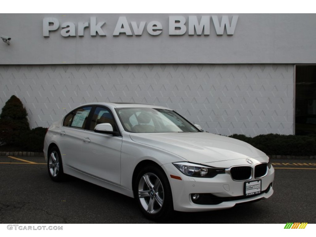 2015 3 Series 328i xDrive Sedan - Alpine White / Venetian Beige photo #1