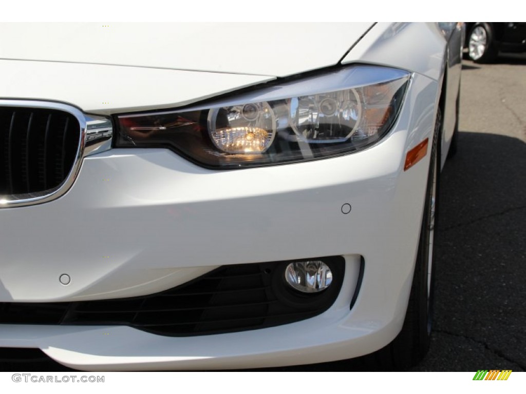 2015 3 Series 328i xDrive Sedan - Alpine White / Black photo #32