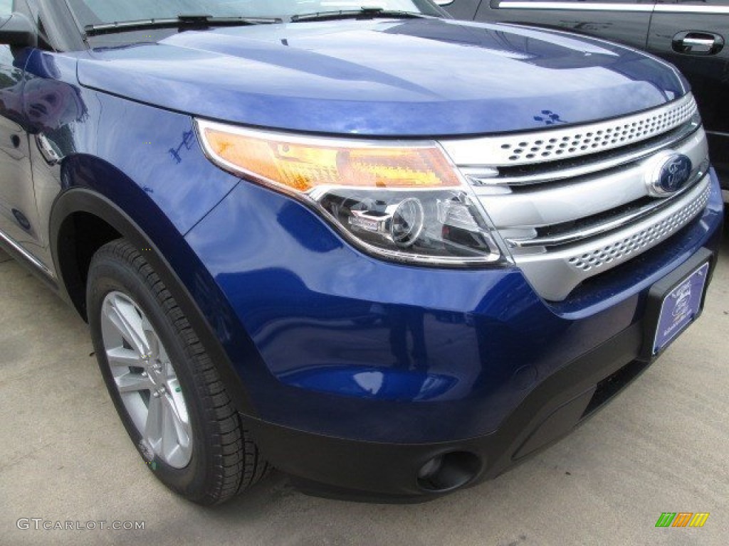 2015 Explorer XLT - Deep Impact Blue / Medium Light Stone photo #2