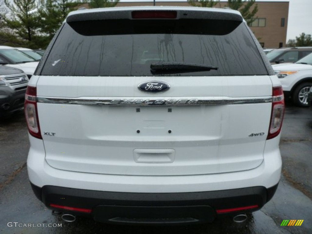 2015 Explorer XLT 4WD - Oxford White / Charcoal Black photo #3