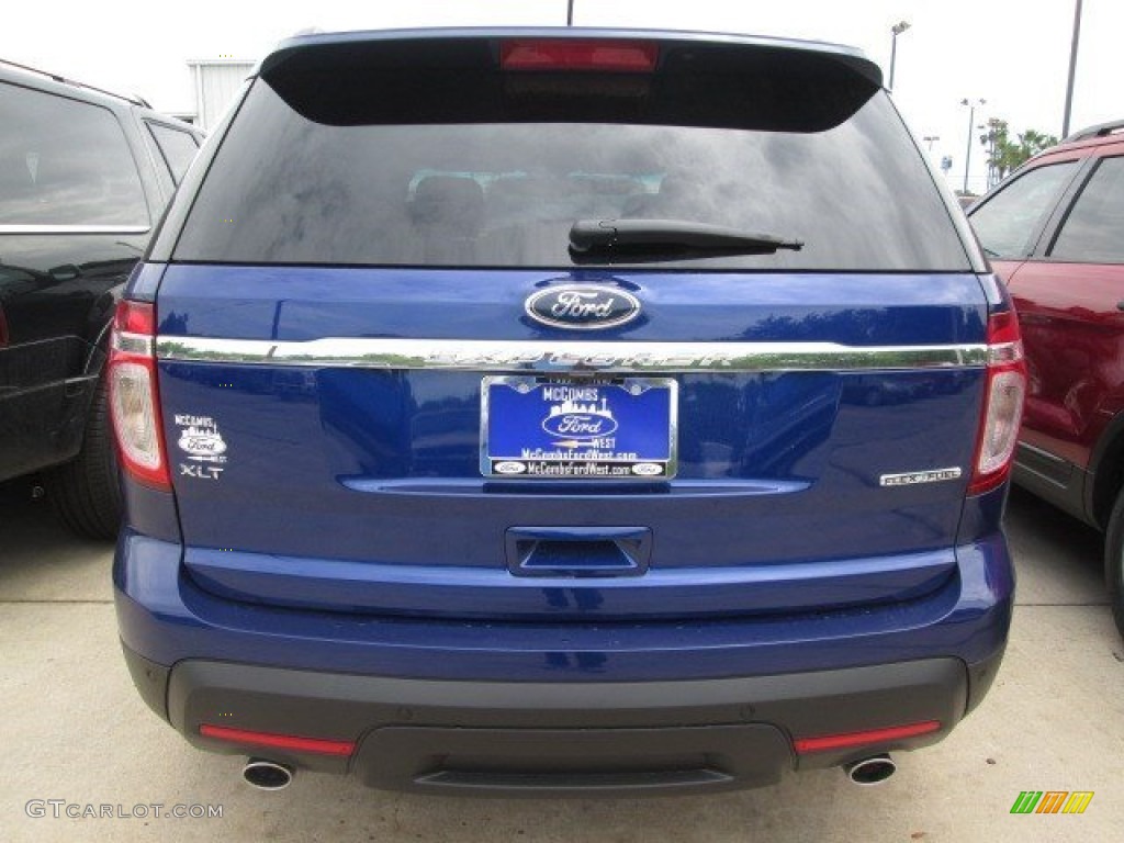 2015 Explorer XLT - Deep Impact Blue / Medium Light Stone photo #15