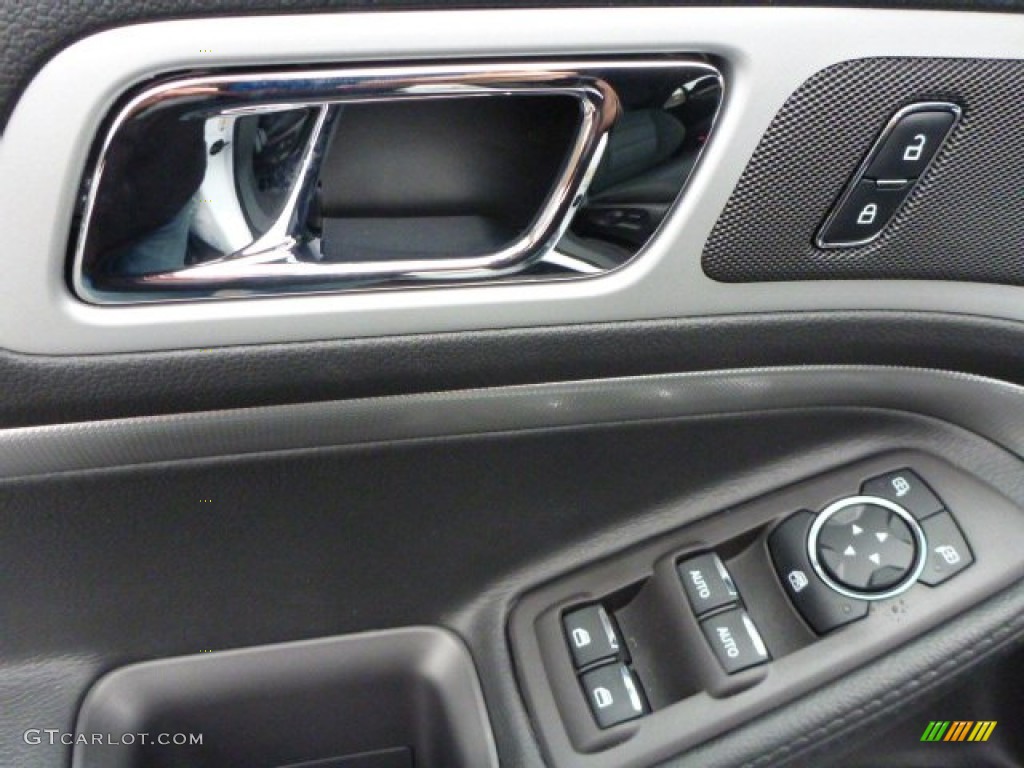 2015 Explorer XLT 4WD - Oxford White / Charcoal Black photo #12