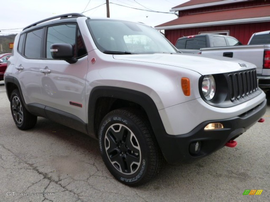 Glacier Metallic 2015 Jeep Renegade Trailhawk 4x4 Exterior Photo #103168172